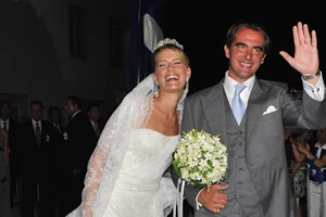 Nina Flohr | Οι φωτογραφίες με τον Φίλιππο Ντε Γκρες που θα κοιτάζει ξανά και ξανά όταν εκείνος θα υπηρετεί στον ελληνικό στρατό