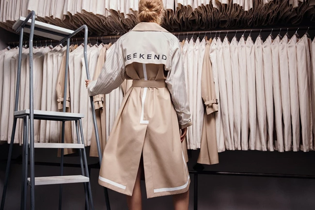 Trench Talk | H συλλογή της Weekend Max Mara ανανεώνει το πιο διαχρονικό κομμάτι της γυναικείας γκαρνταρόμπας