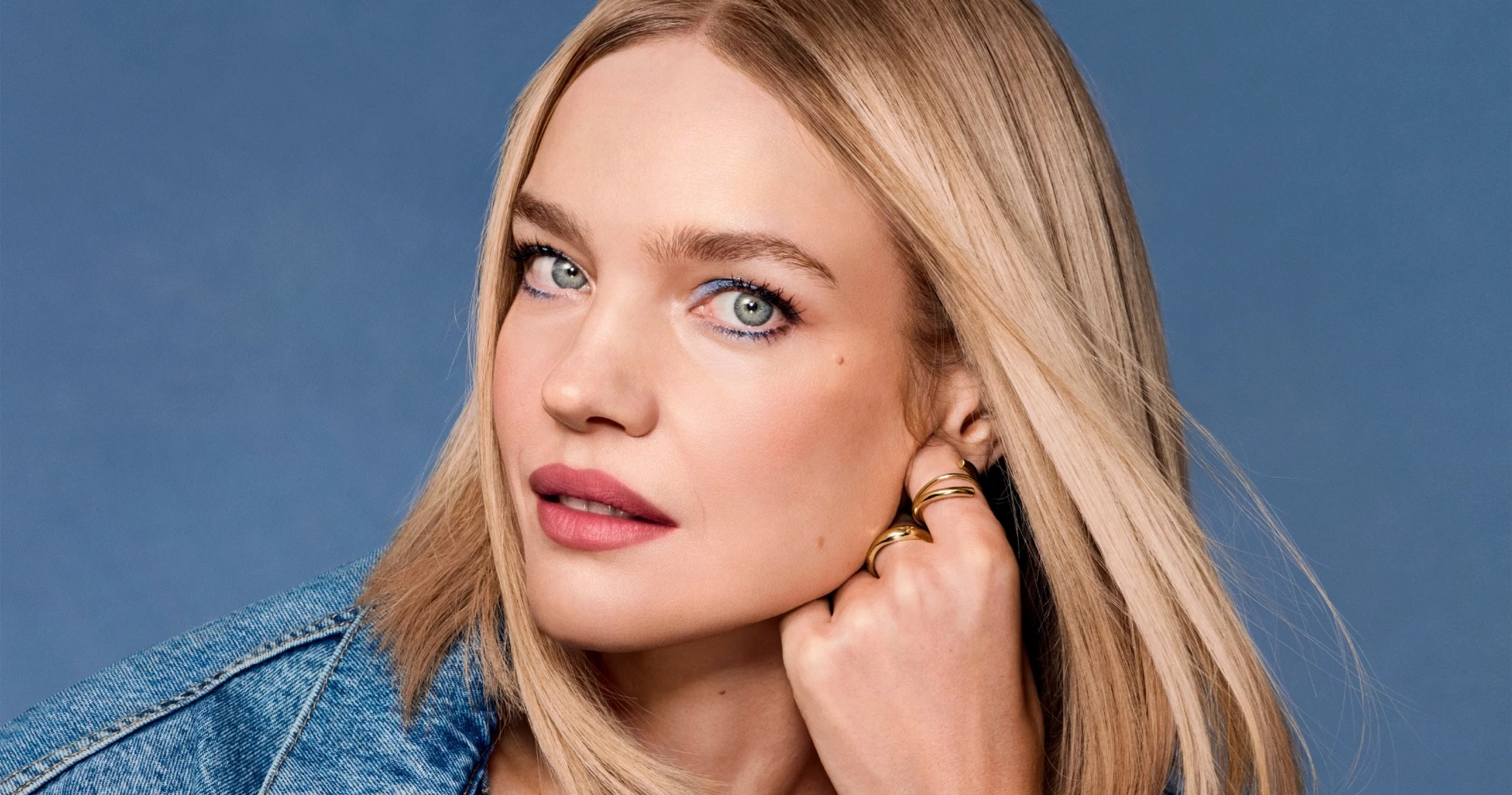 Το ανάλαφρο lip gloss με άρωμα κεράσι που θα γίνει η νέα σας beauty εμμονή