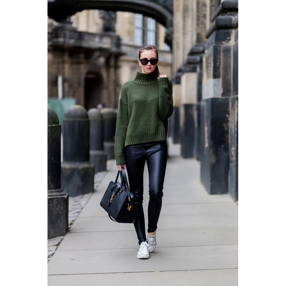 Κολάν + minimal sneakers