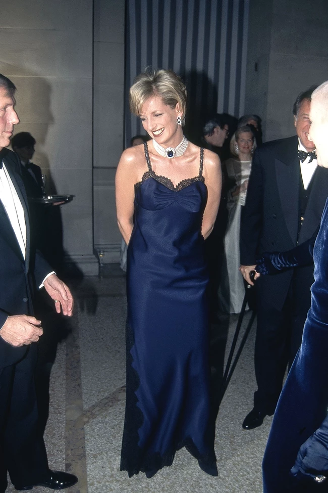 Πριγκίπισσα Diana | Η χρονιά που εμφανίστηκε στο Met Gala με ένα αναπάντεχο φόρεμα