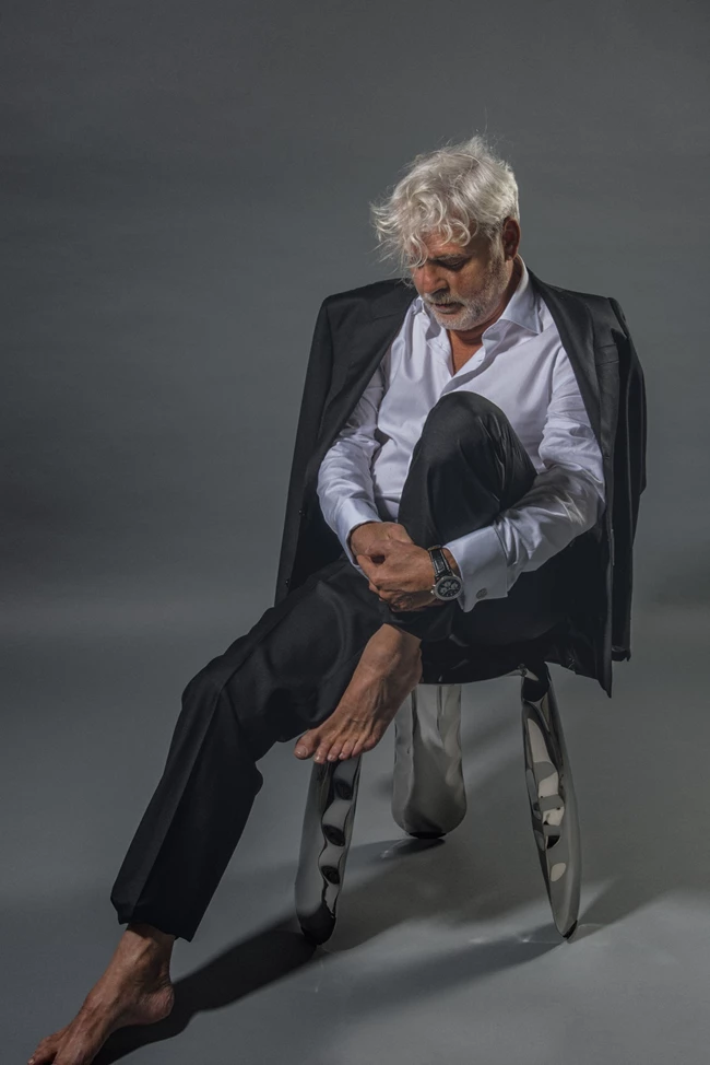 Νίκος Καραθάνος