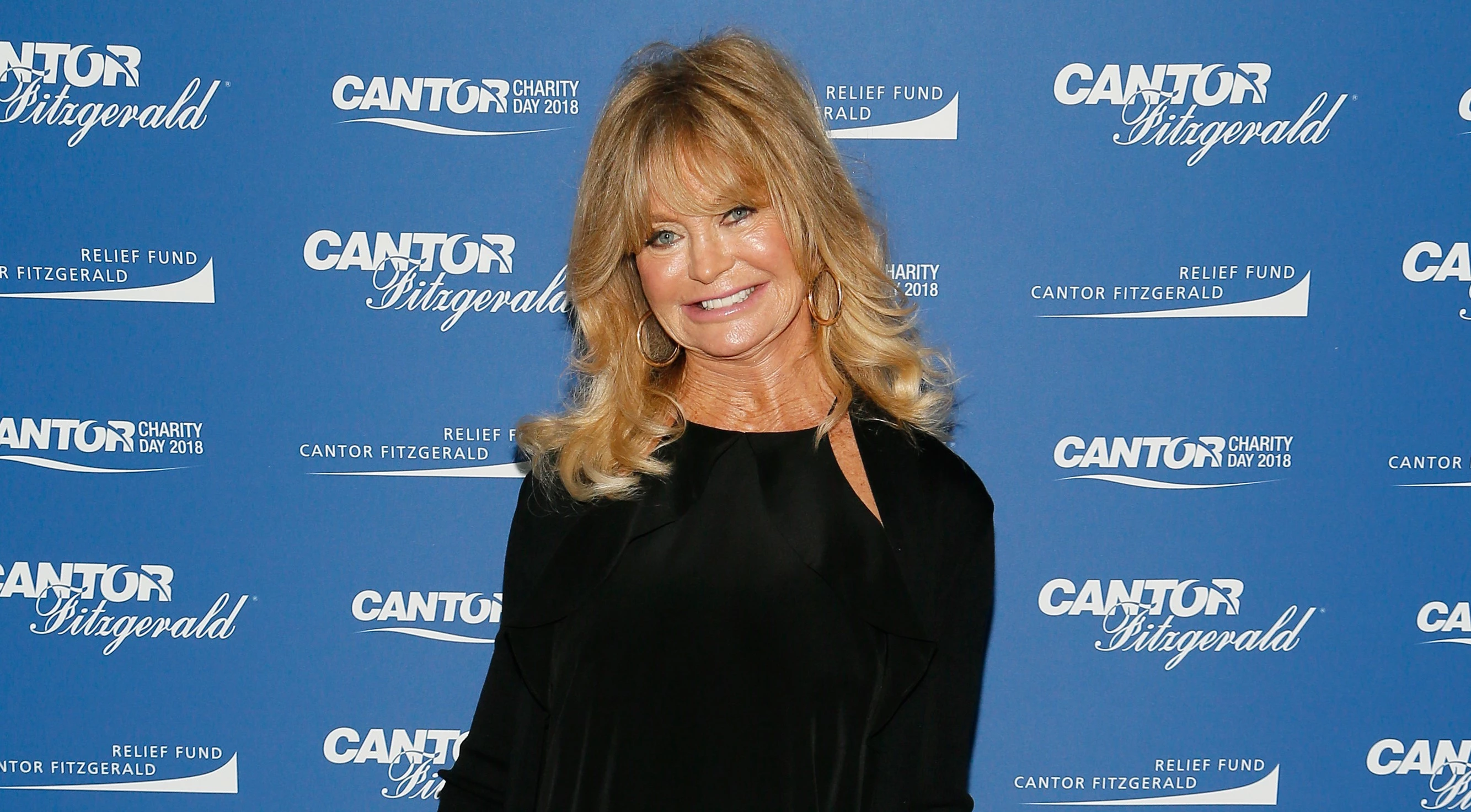 Goldie Hawn | Χορεύει στη μέση του καταστήματος και κανείς δεν παίρνει τα μάτια του από πάνω της