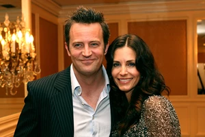 Jennifer Aniston | Η στήριξή της στον Matthew Perry μετά τις νέες αποκαλύψεις για τις δυσκολίες που πέρασε με τον εθισμό σε ουσίες