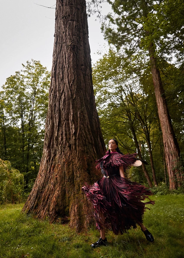 Editorial Μόδας UK Harper's Bazaar Noε 2025