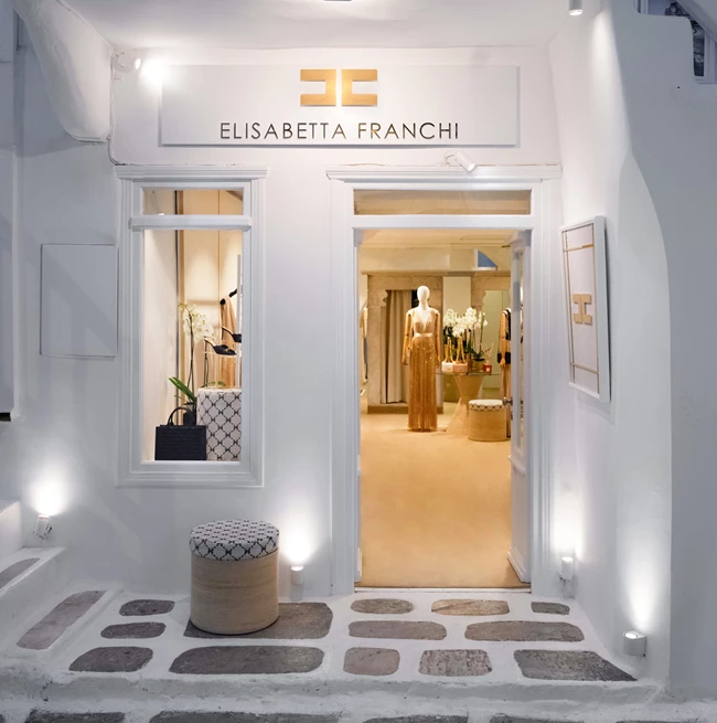 H Μύκονος υποδέχεται την Elisabetta Franchi