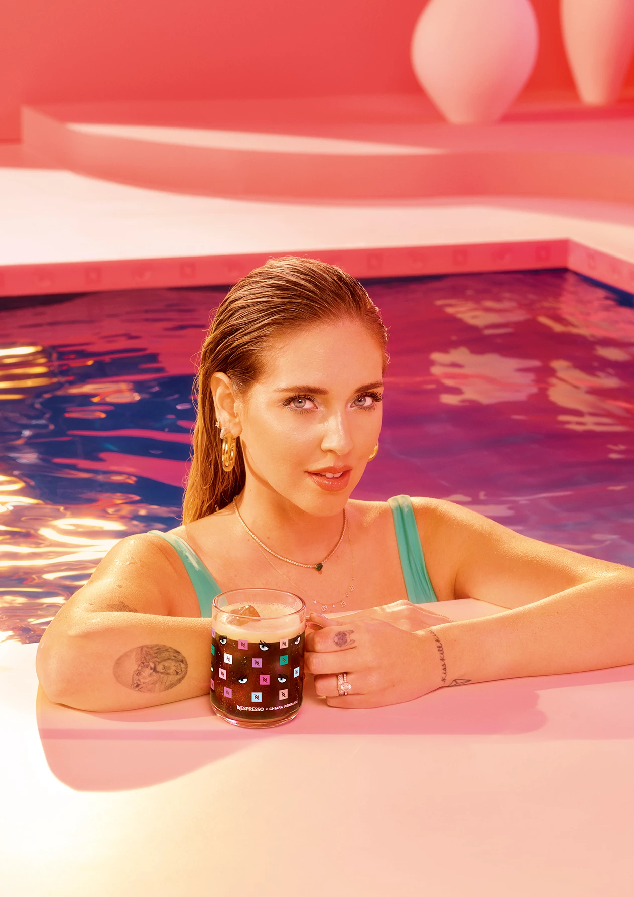 Chiara Ferragni | Η εμφάνιση στις Κάννες με φόρεμα με στοιχεία από ανακυκλωμένο αλουμίνιο