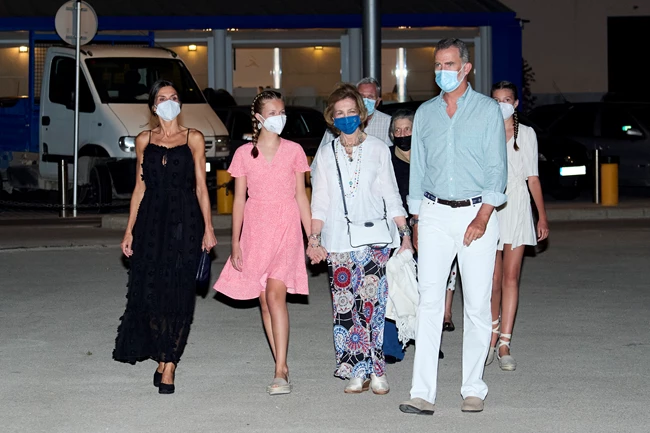 Βασίλισσα Letizia μαύρο φόρεμα