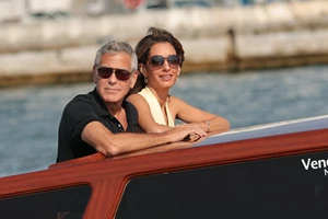 Ο George και η Amal Clooney εκκένωσαν εσπευσμένα το κτήμα τους στη Γαλλία λόγω φωτιάς | "Δεν έχουμε ιδέα αν το αγαπημένο μας σπίτι θα ξεπεράσει αυτή τη φοβερή δοκιμασία"
