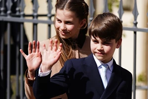 Πρίγκιπας Louis | Γιατί όλοι μιλούν για το background στο νέο πορτρέτο των γενεθλίων του;