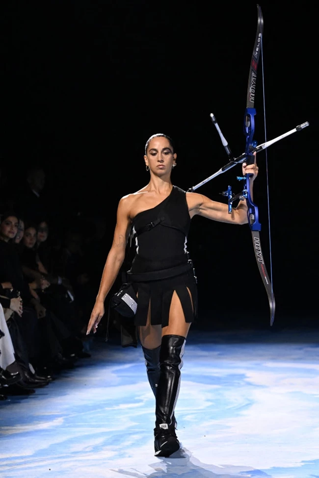 PFW SS'25 | Oι σύγχρονες Αμαζόνες του Dior