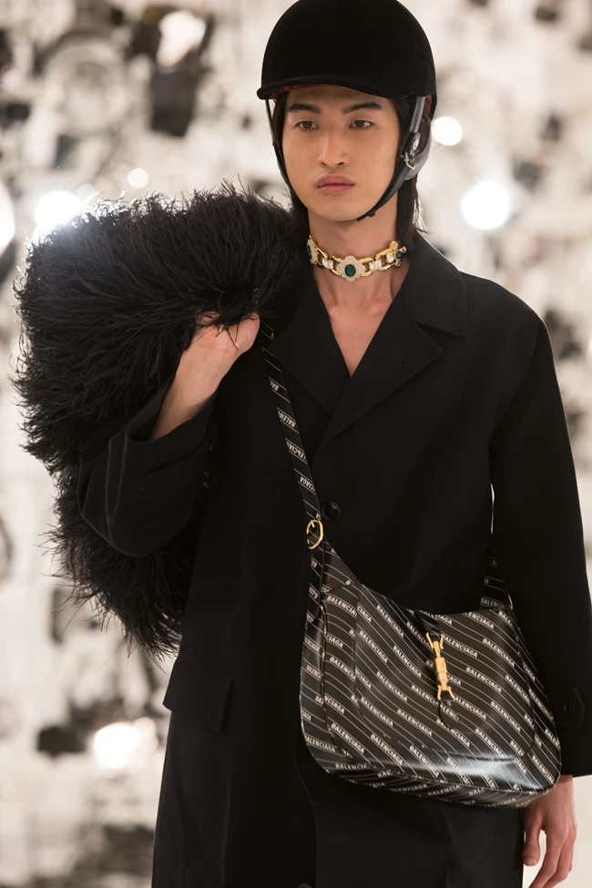 8 must - have αξεσουάρ από τη Gucci Aria