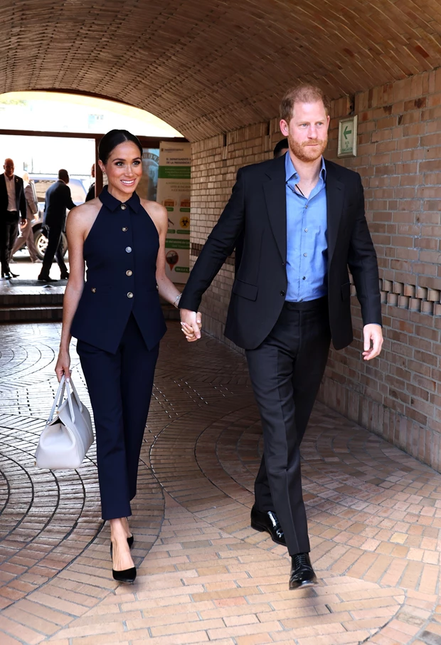 Πρίγκιπας Harry | Μιλά για την αρρωστημένη εξουσία και "φωτογραφίζει" τον Donald Trump