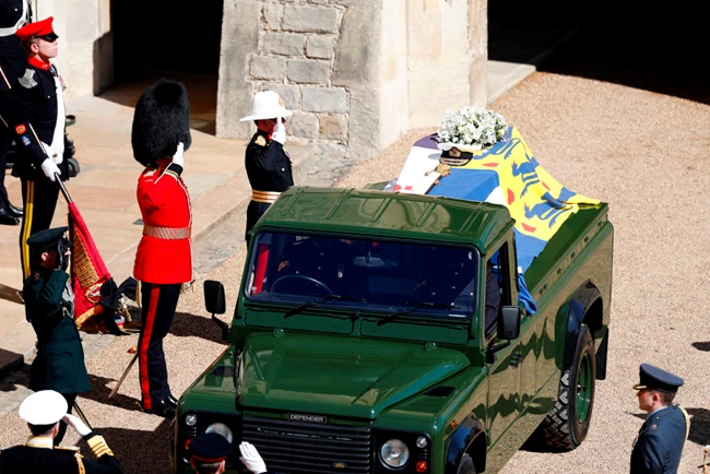 Πρίγκιπας Φίλιππος | Η ιστορία του Land Rover που σχεδίασε ο ίδιος για να μεταφέρει τη σορό του