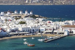 Ποιες Μπαχάμες; Αυτή η υποτιμημένη ελληνική παραλία ενθουσιάζει τώρα τους Γάλλους