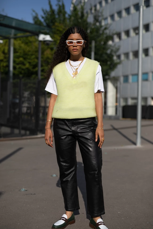 knit vest street style