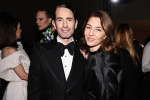 Iman | Σπάνια βραδινή εμφάνιση του μοντέλου σε privé δείπνο της Sofia Coppola με τον οίκο Chanel