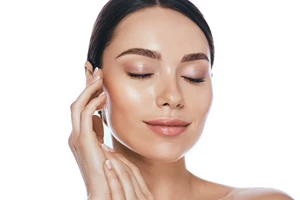 Η συνήθεια που μειώνει τις ρυτίδες πιο αποτελεσματικά από μια αντιγηραντική κρέμα