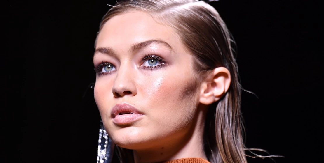 Mask Free | 10 έντονα κραγιόν και glosses που μπορείτε επιτέλους να φορέσετε