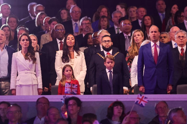 Συναυλία στο Buckingham | Ο λόγος του Καρόλου για τη "μαμά" του, το τραγούδι του πρίγκιπα George και το χιουμοριστικό βίντεο της βασίλισσας