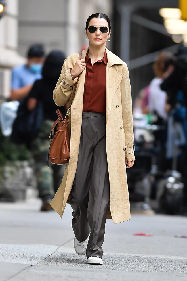 Rachel Weisz | Η νέα τηλεοπτική της ηρωίδα έχει το στιλ που θέλουμε να υιοθετήσουμε το Φθινόπωρο