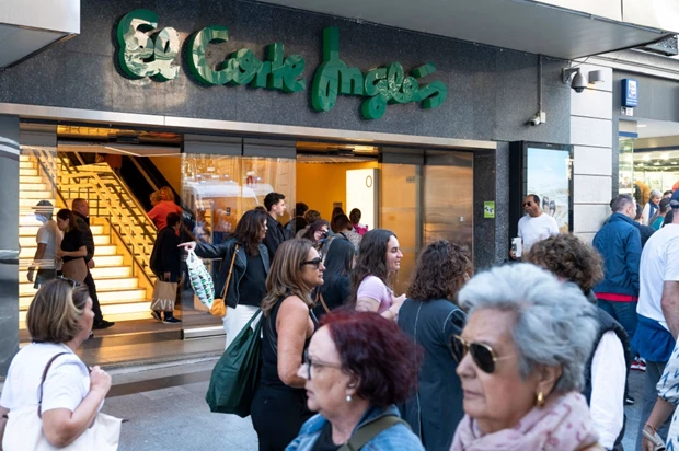 Σοφία της Ισπανίας | Το δώρο που αγόρασε σε μυστηριώδη άντρα στο αγαπημένο της πολυκατάστημα