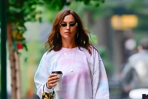 Η Irina Shayk υιοθέτησε ένα από τα μεγαλύτερα fashion trends της σεζόν