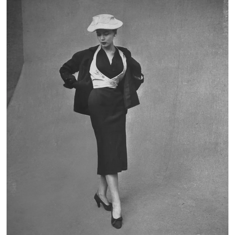 Straight-line skirt (1951)