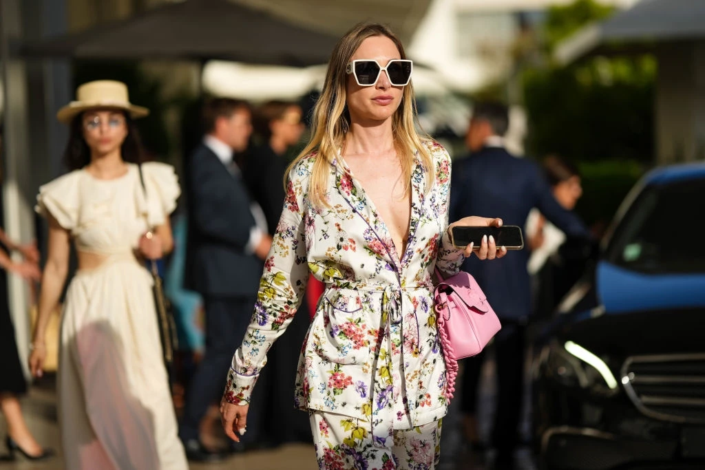 Οι κομψές party bags για τα επίσημα καλέσματα του καλοκαιριού