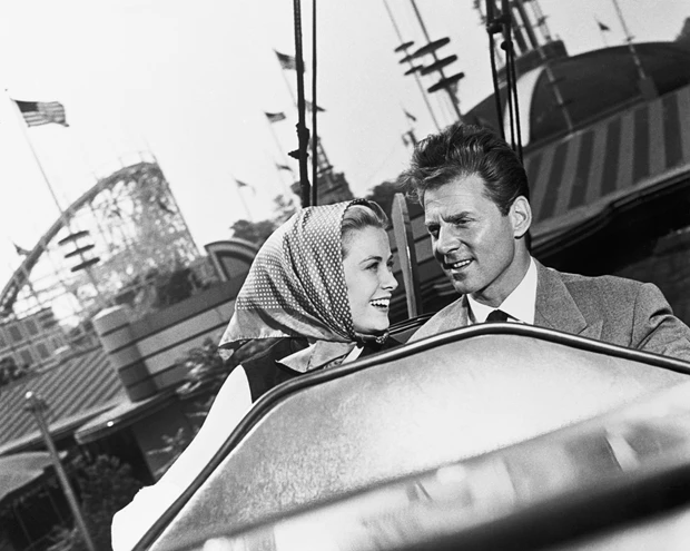 Η εγγονή της Grace Kelly δανείζεται το αγαπημένο της διαχρονικό αξεσουάρ