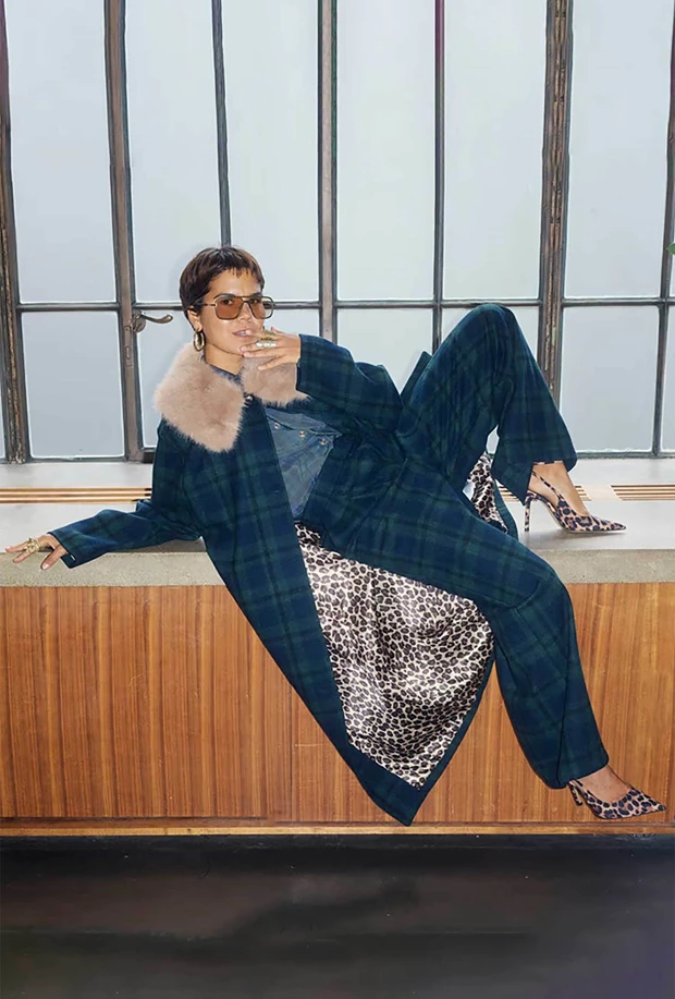 NEVER FULLY DRESSED notos