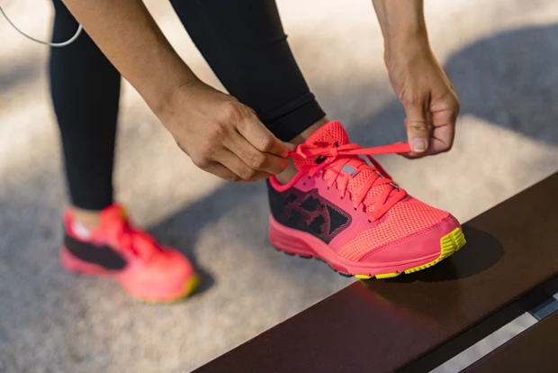 Φθινόπωρο 2025 | Τα πιο δημοφιλή στιλ παπουτσιών για άνδρες και γυναίκες