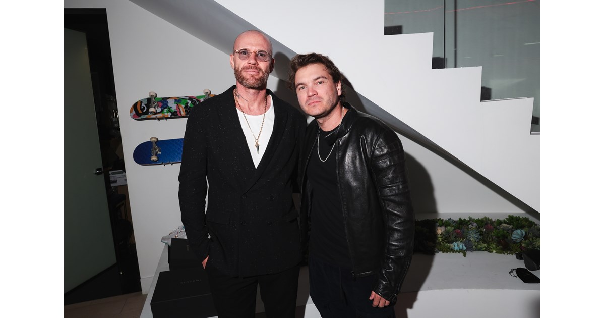 Jayson Atienza | Ο εικαστικός παρουσίασε το νέο του βήμα με ένα κοσμικό ...