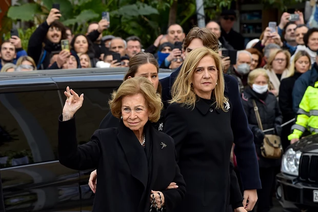 Αλεξία Ντε Γκρες | Η σχεδόν καρμική σχέση με την αδελφή του βασιλιά Felipe και ξαδέλφη της, Infanta Cristina