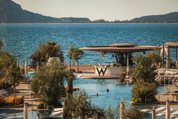 w costa navarino
