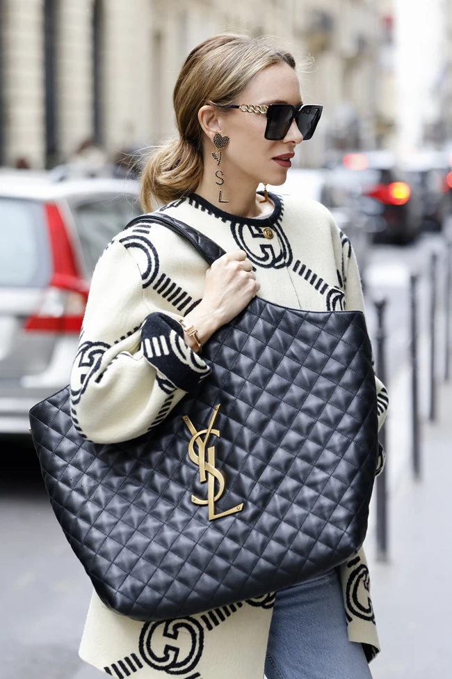 η Icare bag του οίκου Saint Laurent