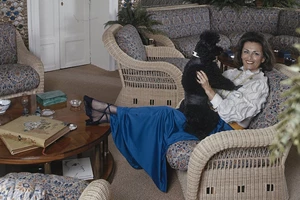 Nostalgia core | Αυτή η στιβαρή vintage πολυθρόνα του 20ού αιώνα αξίζει μια μικρή περιουσία