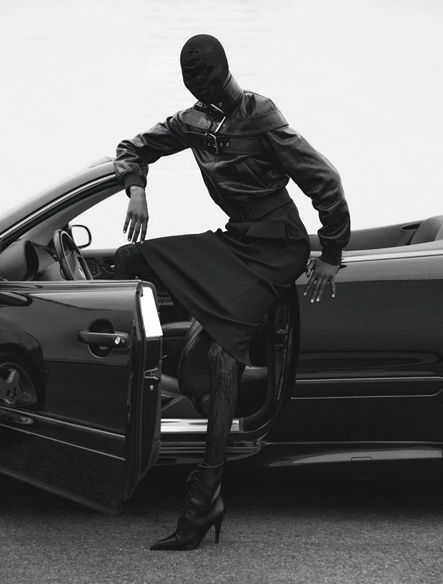 Μόδα On The Road Harper's Bazaar Feb26