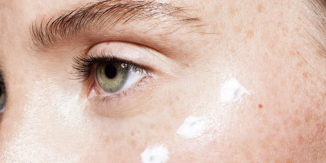 Ρετινοειδή | Τώρα είναι η κατάλληλη στιγμή να τα εντάξετε στη skincare ρουτίνα σας