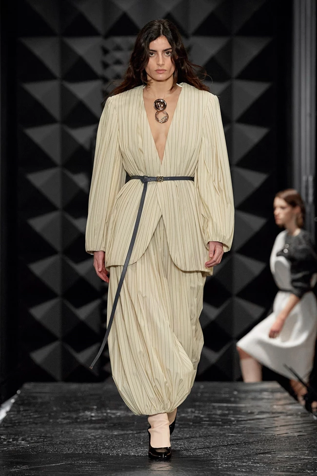 Louis Vuitton F/W 2023-2-24