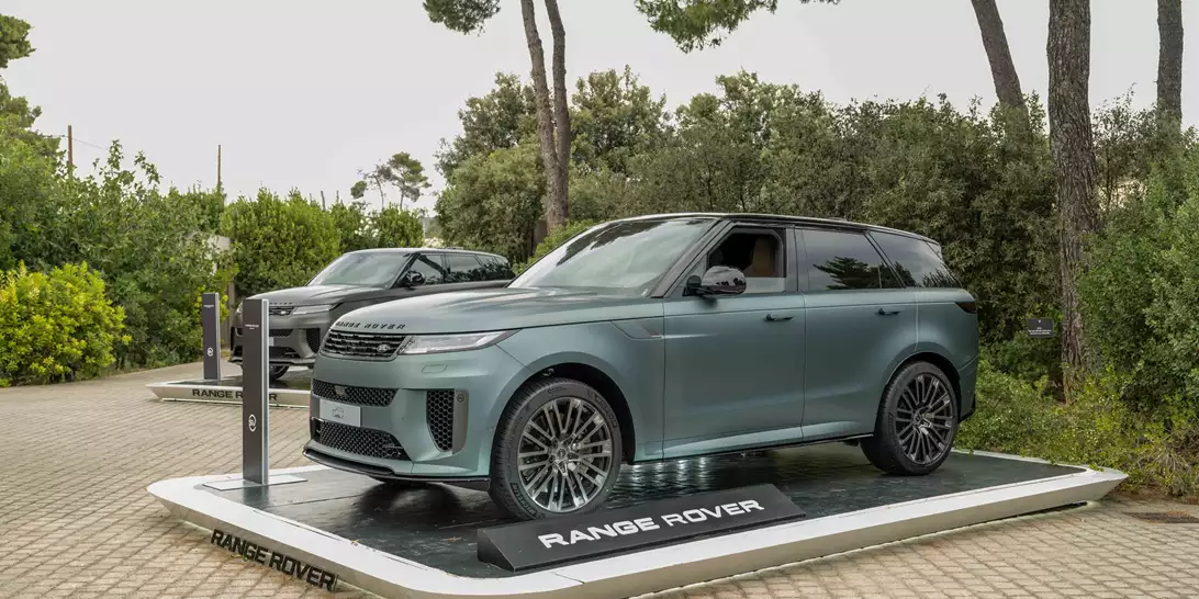 Η Range Rover φιλοξένησε στο Τatoi Club μία σειρά εμπειριών σύγχρονης πολυτέλειας