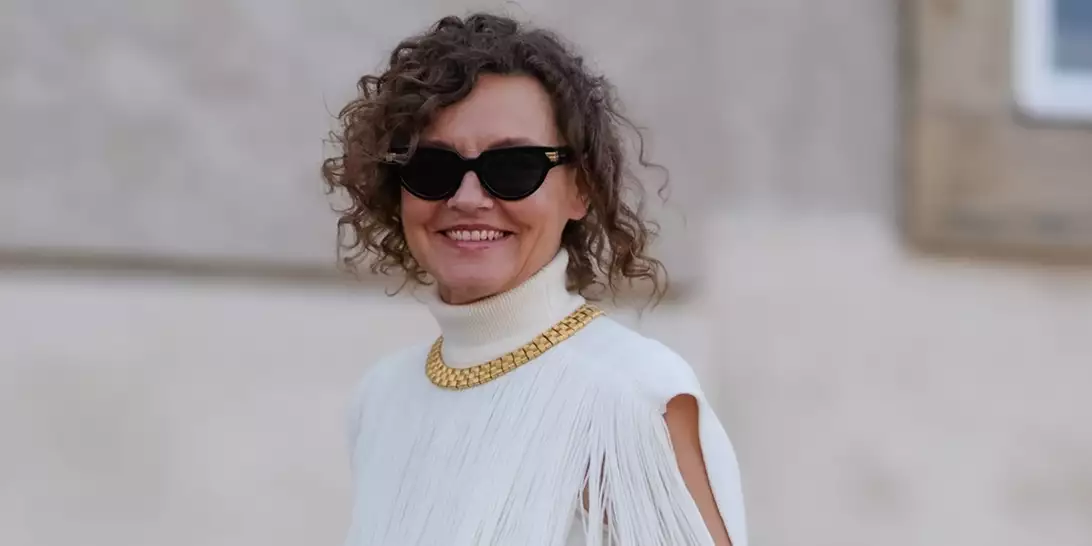 Εφέ λίφτινγκ | 3 μυστικά μακιγιάζ που καμουφλάρουν τη χαλάρωση