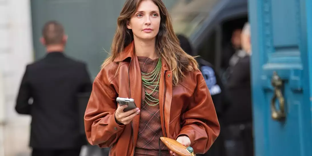 L for Leather | 6 δερμάτινα τζάκετ που θα κάνουν επίκαιρο το φθινοπωρινό σας ντύσιμο