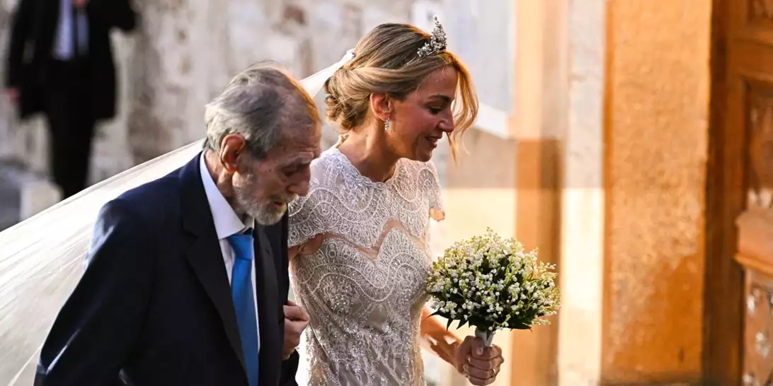 Χρυσή Βαρδινογιάννη | Η ιστορία της Antique Corsage Tiara που φόρεσε στον γάμο της με τον Νικόλαο Ντε Γκρες
