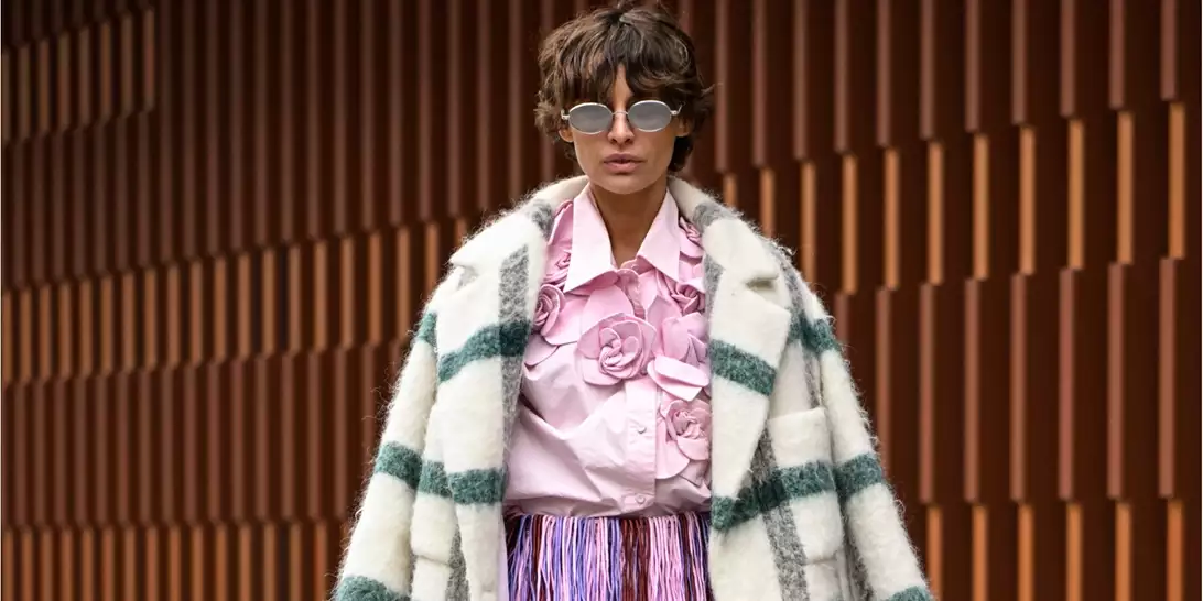 Πώς θα φορέσετε το ροζ μετά τα 50