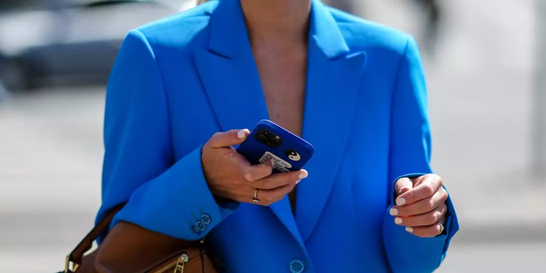 Αυτά είναι τα πιο κολακευτικά χρώματα νυχιών για μελαχρινές