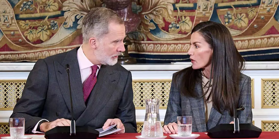 Η βασίλισσα Letizia αντέγραψε το look του βασιλιά Felipe σε νέα κοινή τους εμφάνιση