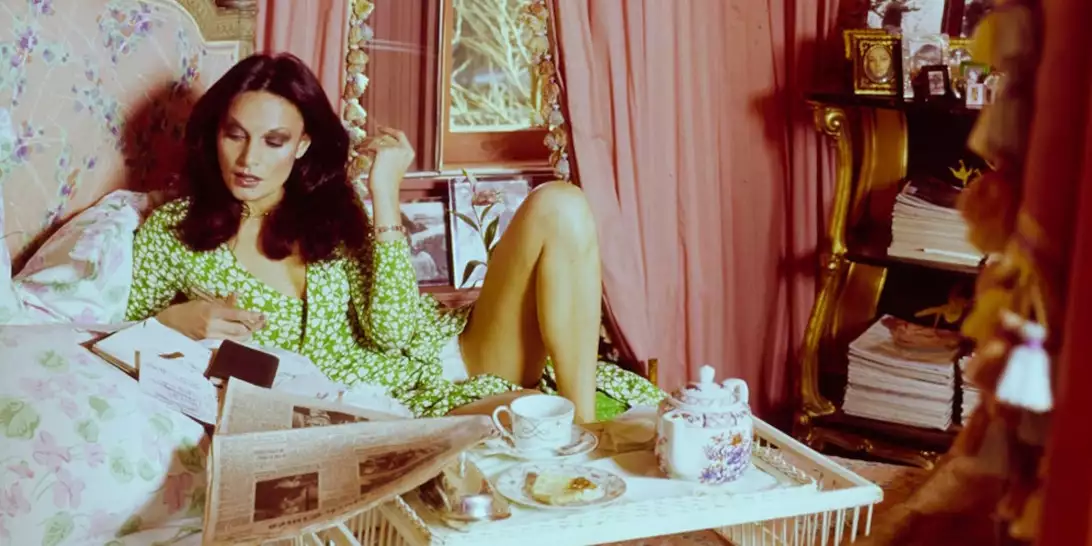 Aυτό το ξεχασμένο διακοσμητικό αντικείμενο των 70s θα είναι must-have τάση την άνοιξη του 2026