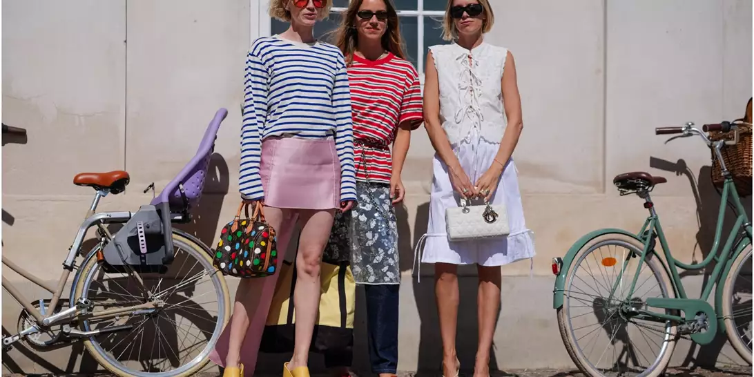 Τα looks που μπορείτε να κάνετε με μια φούστα μέχρι να μπει το φθινόπωρο