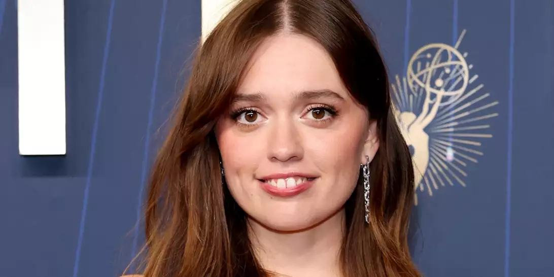 Emmys 2025 | To καστ του The White Lotus εντυπωσίασε στο κόκκινο χαλί